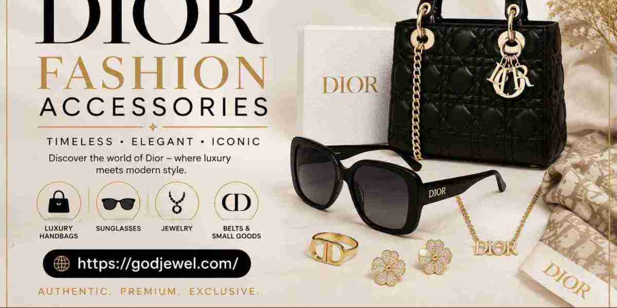 Van Cleef Fashion Necklaces That Still Feel Timeless