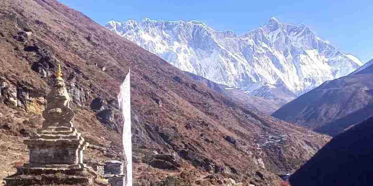 How to Choose the Best Season for Mera Peak Climbing
