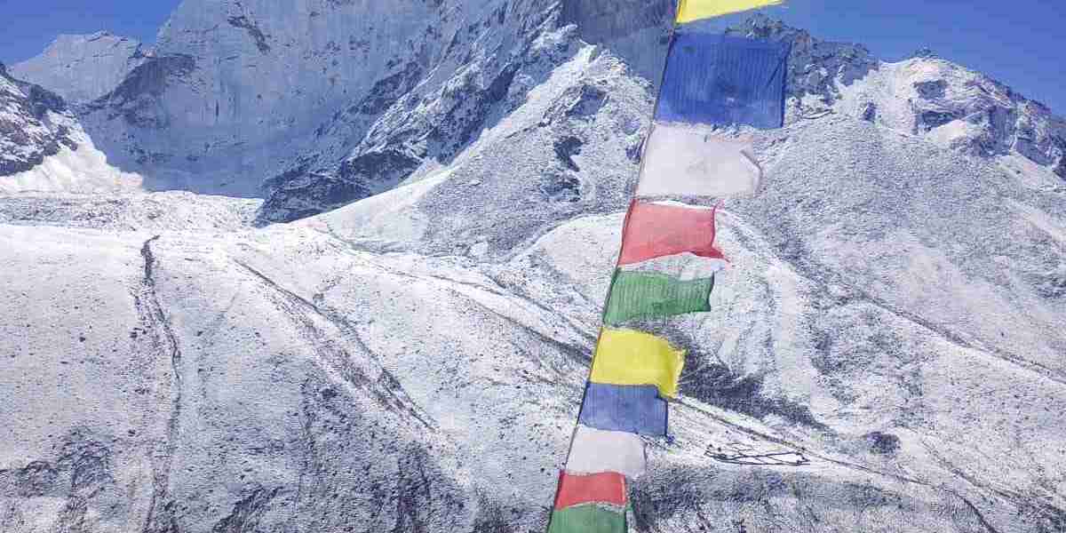 Crossing Thorong La Pass on the Annapurna Circuit