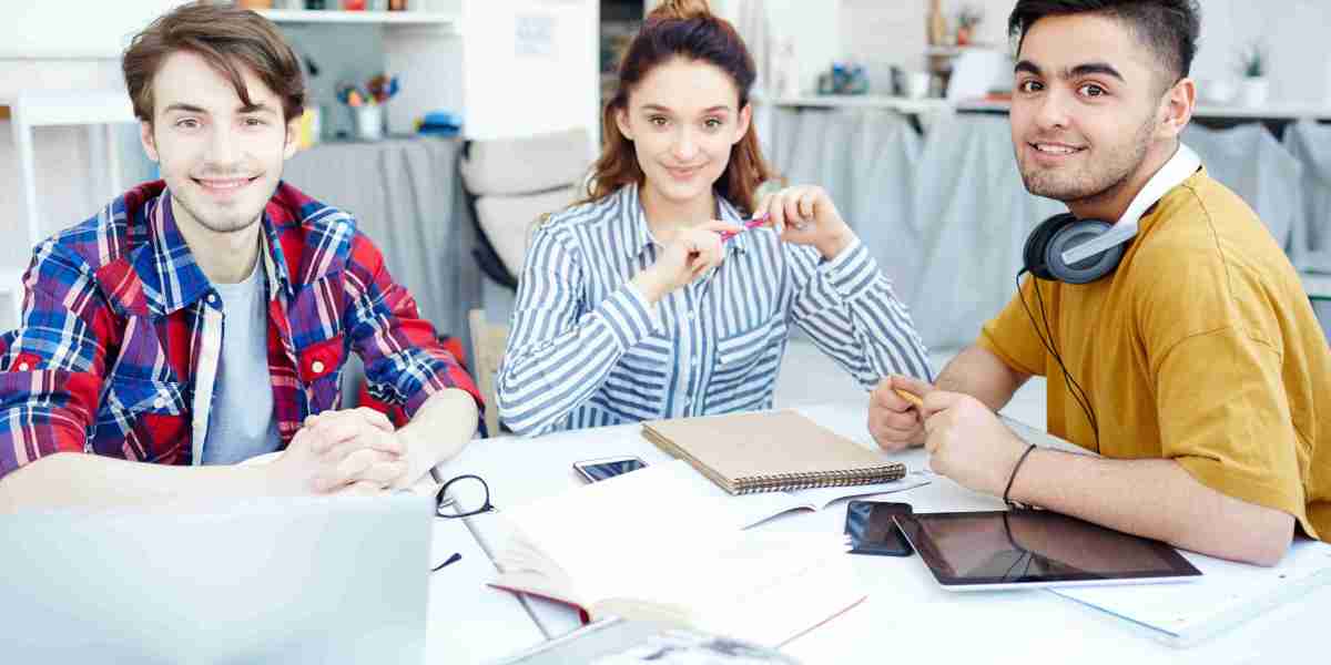How Admission Agents in India Simplify the College Admission Journey