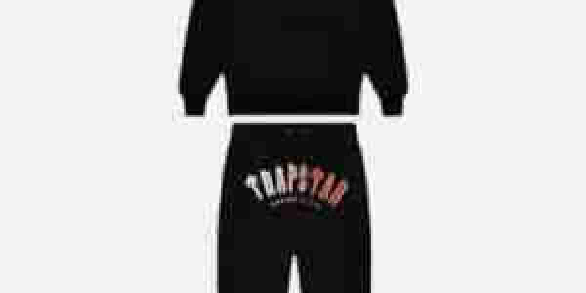 Giubbotto Trapstar, Trapstar Italy e Maglietta Trapstar nello Streetwear Moderno