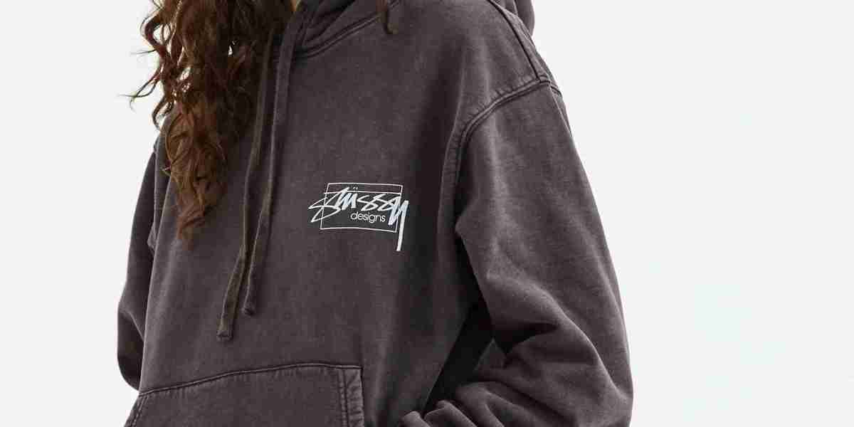 Stussy Hoodie Outfit Ideas for Men