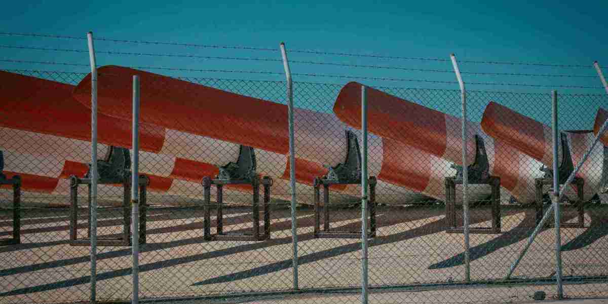 Avoid These Costly Mistakes When Hiring a Chain Link Fence Company