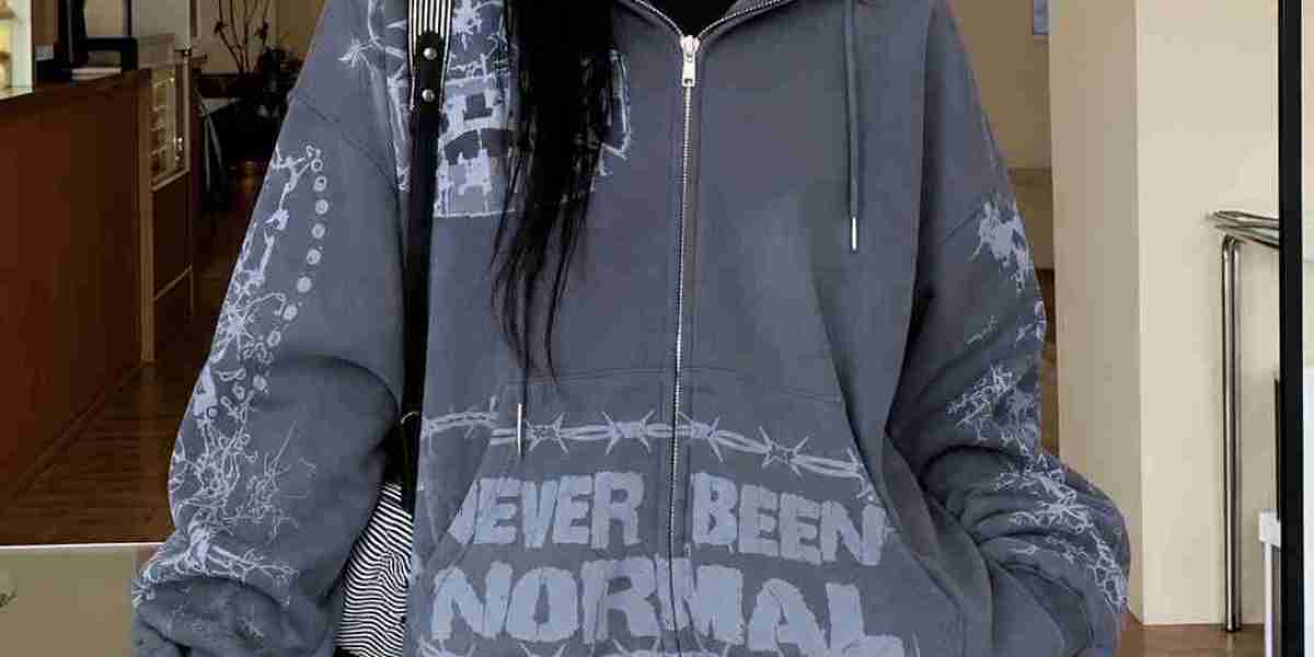 Retrovert Hoodie: A Classic Streetwear Style for Modern Fashion Lovers