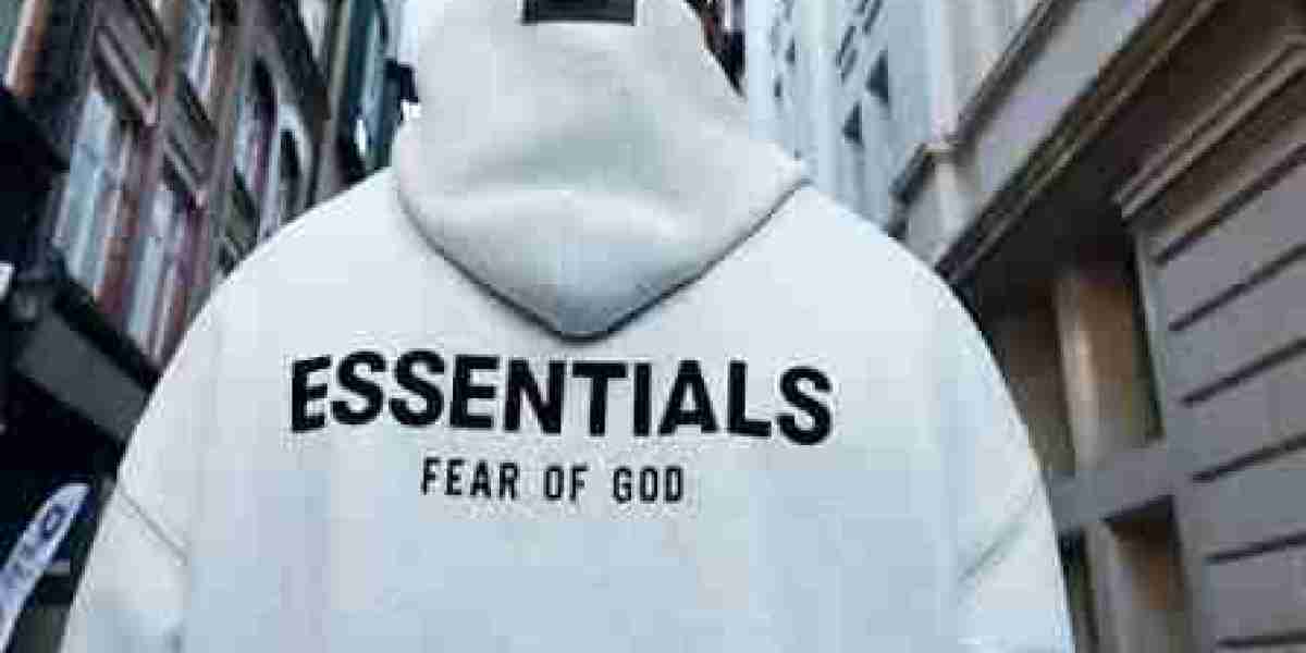 Essentials Hoodie UK Style Guide for 2026