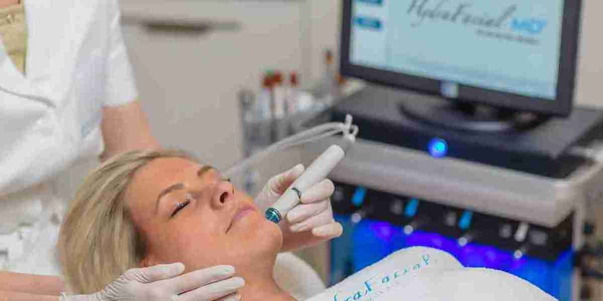Hydra Facial Price in Pakistan: What Makes One Clinic More Expensive Than Another?