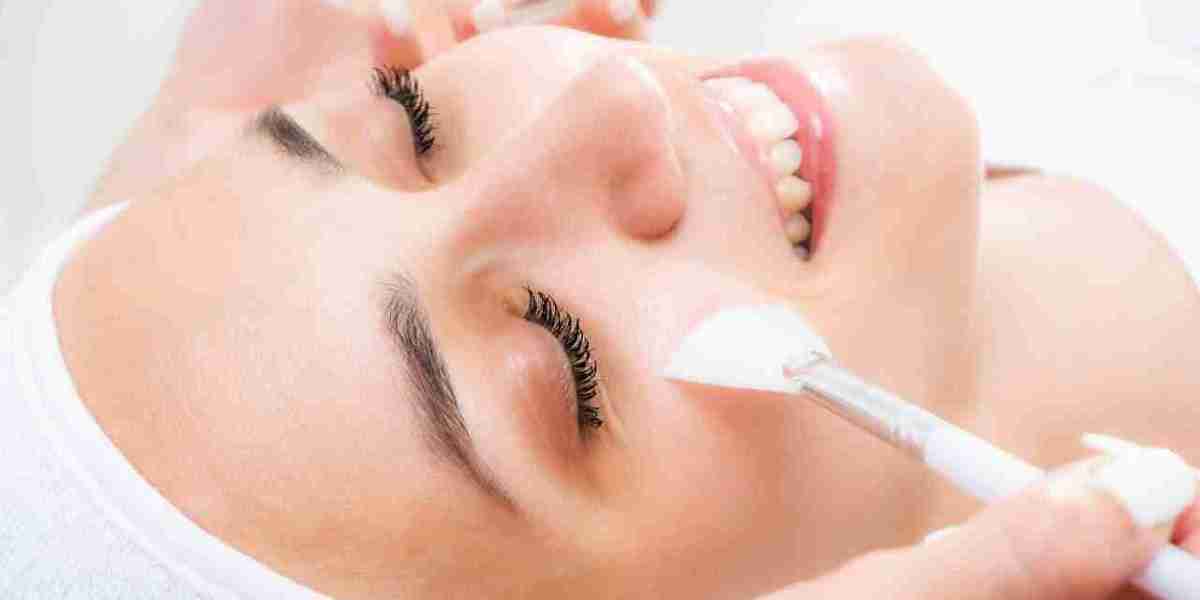 Chemical Peels in Dubai for Acne and Scar Care