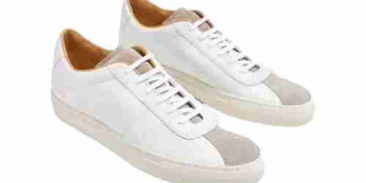 Common Projects Sale
