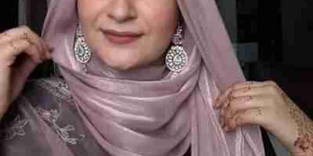 How to Style a Sparkly Hijab for Your Next Special Event