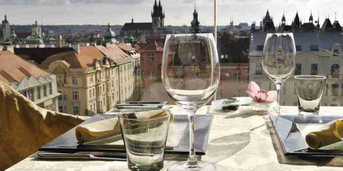 Executive's Guide to Executive Travel in the Capital: Hotels, Eat, and Connect