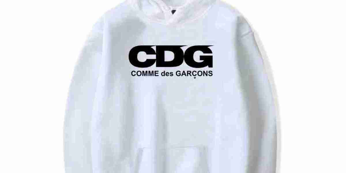 Dressing Confidently with Comme des Garçons Through Bold Timeless Fashion Choices Daily