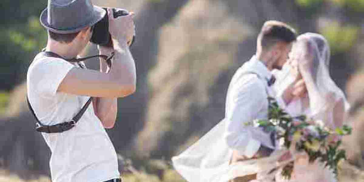 Documentary vs. Traditional Wedding Photography