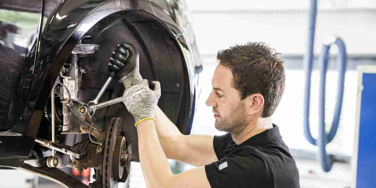 Why Regular Engine Oil Changes Are Important for Your Car’s Performance and Lifespan