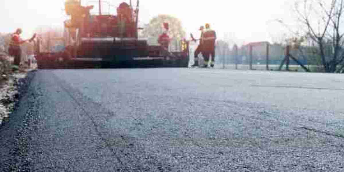 Blacktop Driveway Repair Near Me - Restore Your Driveway With a Reliable Blacktop Specialist