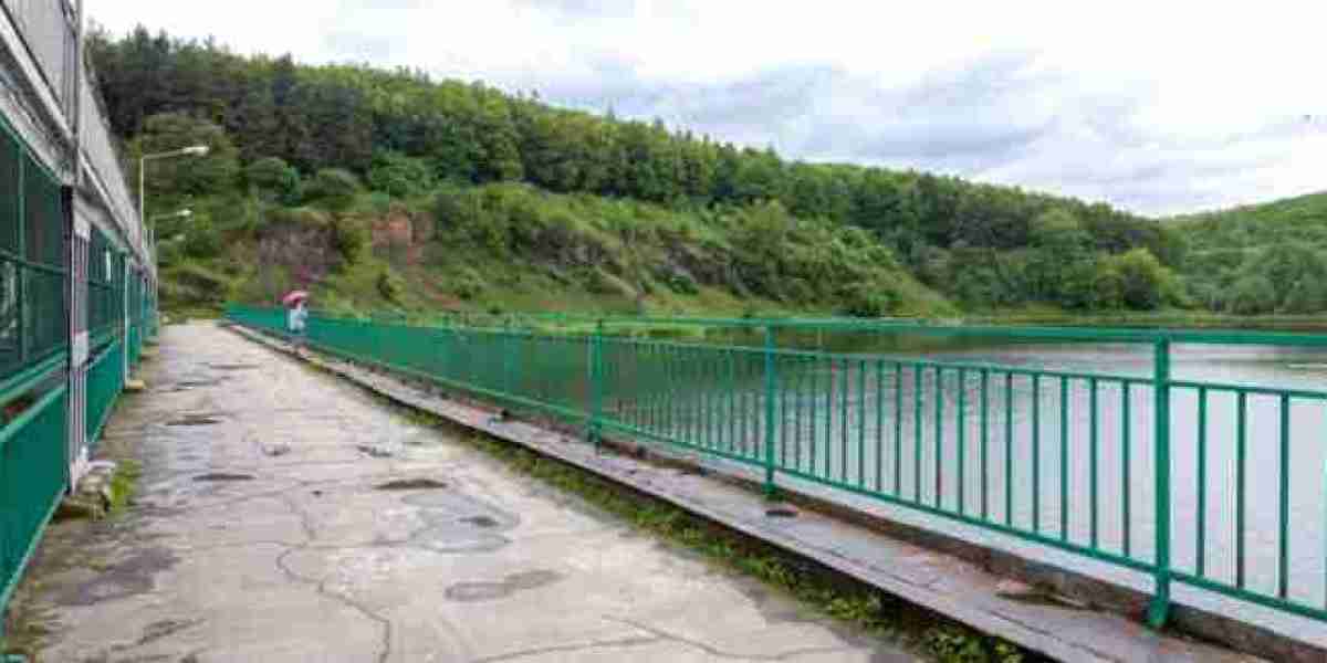 Best Fence Company for Durable, Customized, and Beautiful Property Fencing