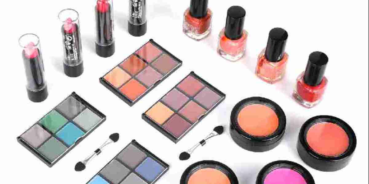 Choosing Cosmetic Gift Sets for Online Beauty Stores