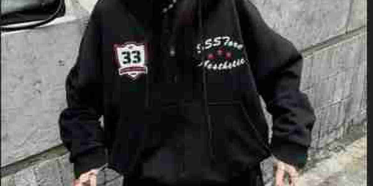 How to Choose the Right Mertra Hoodie for Your Style