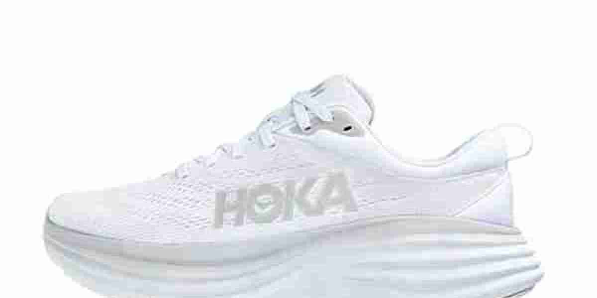 HOKA Bondi 8 評價：跟 Bondi 9 差在哪、還值得買嗎？