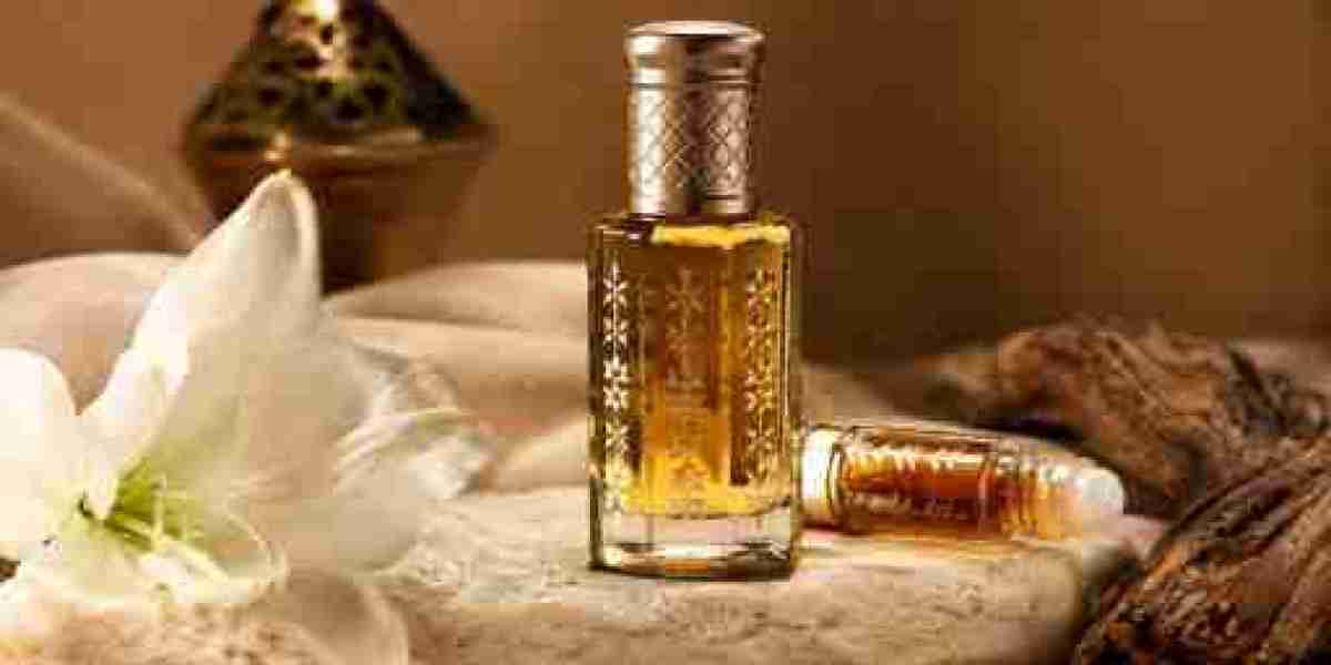 Attar Dry-Down Explained: What Your Fragrance Reveals After the First Hour
