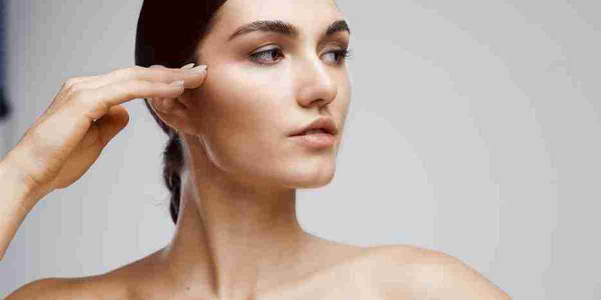Brow Lift in London: How Are Natural Facial Expressions Considered Before Treatment?