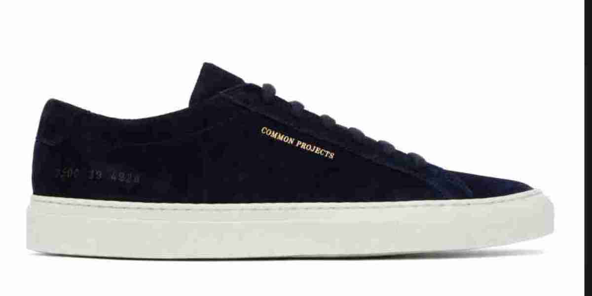 Common Projects How to Style Sneakers for Weekend Outings